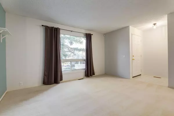 Calgary, AB T2W 5B1,3540 Cedarille DR Southwest