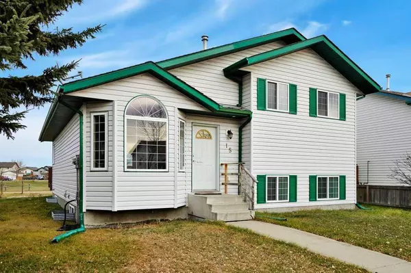 15 Hagerman RD, Sylvan Lake, AB T4S 2K2