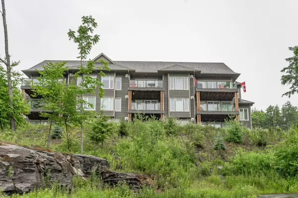 4 Tree Tops LN #102, Huntsville, ON P1H 0B8