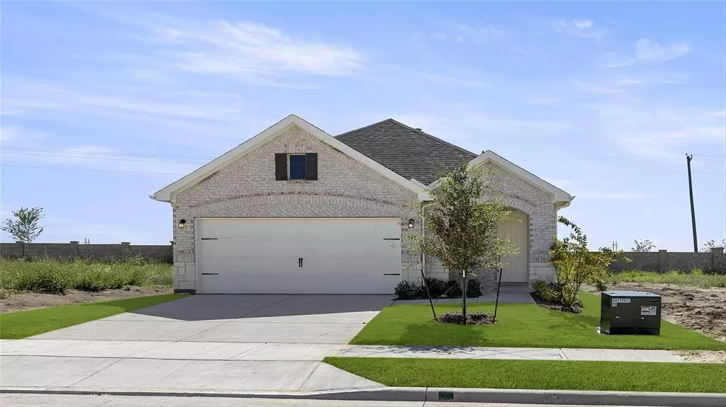 742 Hidden Feather Drive, Lavon, TX 75166