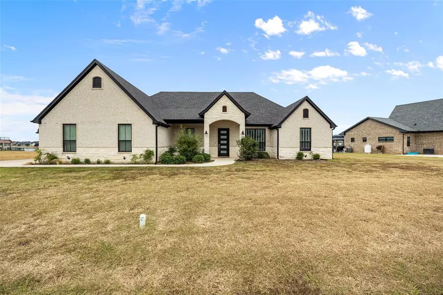 4014 Upper Lake Circle, Granbury, TX 76049