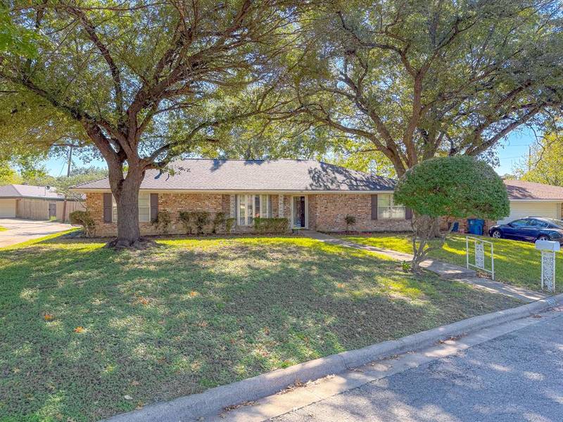 309 Gladstone Street, Corsicana, TX 75110