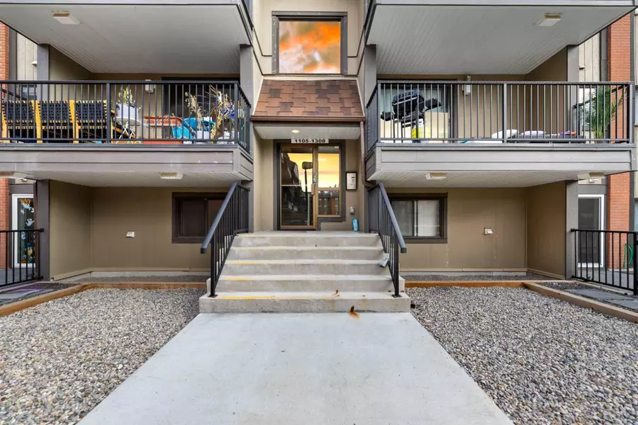 13045 6 ST Southwest #1108, Calgary, AB T2W 5H1