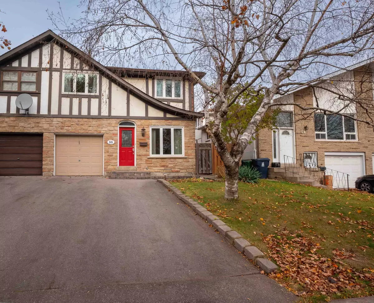 Toronto C15, ON M2J 3X7,88 Chipwood CRES