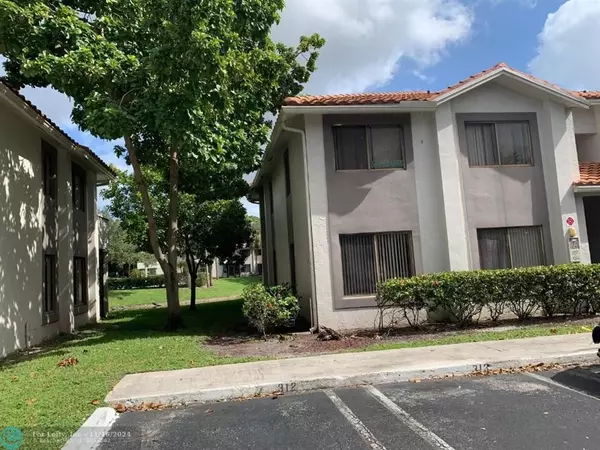 Coral Springs, FL 33065,3219 Coral Lake Dr  #3219