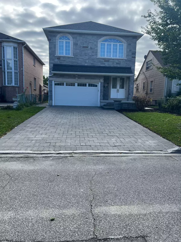 3056 Mcnaughton AVE E, Mississauga, ON L4T 1R7