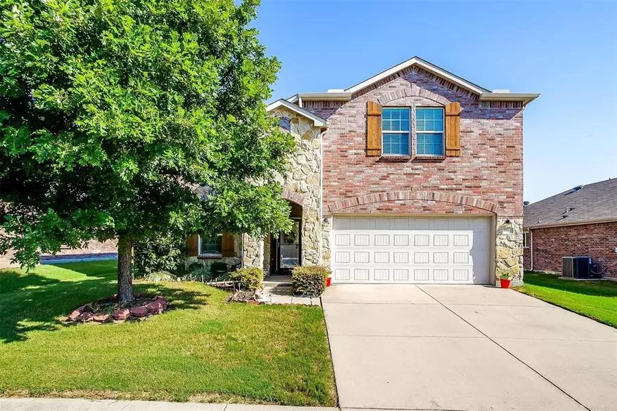 1112 Foxglove Lane, Burleson, TX 76028