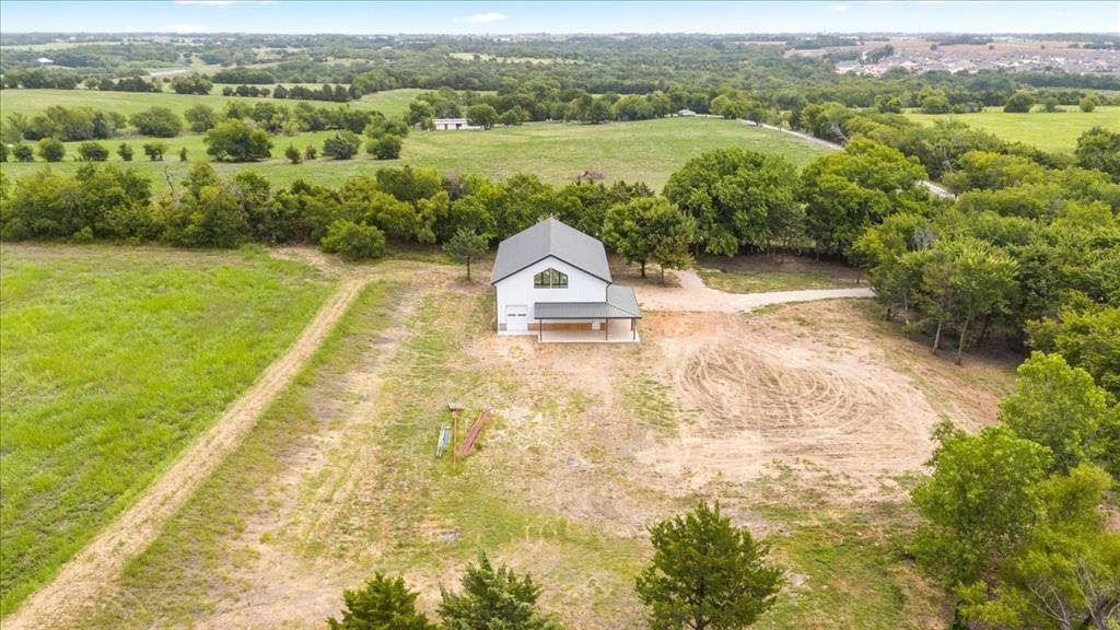 250 Willow Lane, Van Alstyne, TX 75495