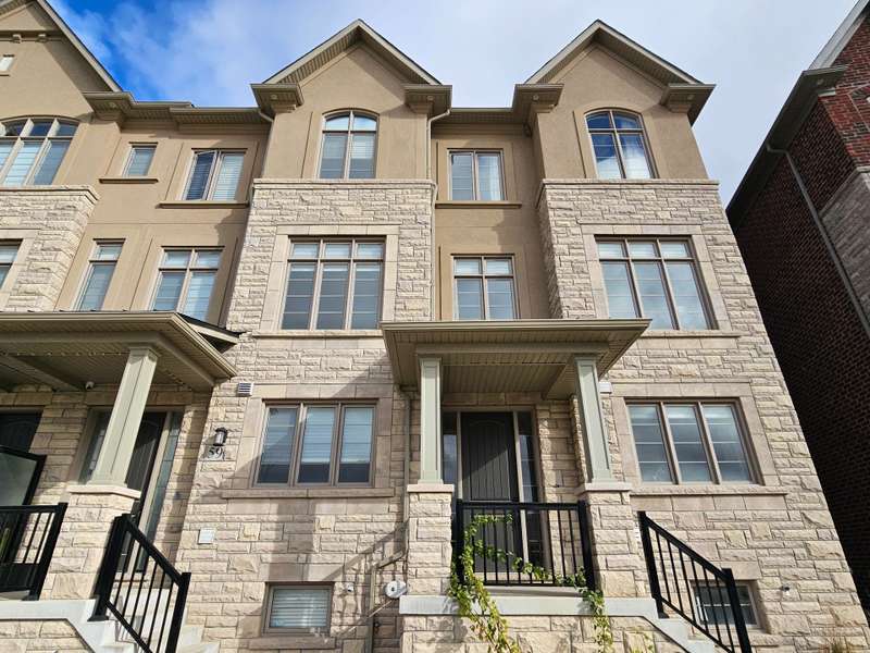 57 Yorkton BLVD, Markham, ON L6C 0Y6