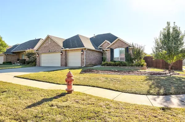 Moore, OK 73160,804 Ashwood Lane