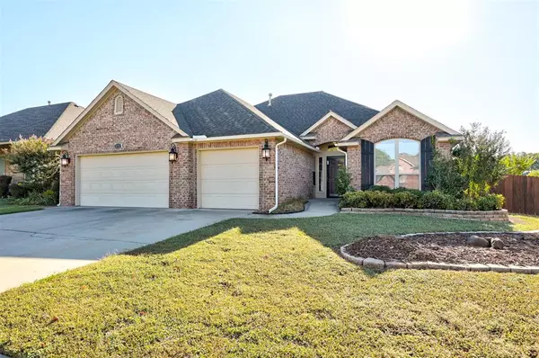 Moore, OK 73160,804 Ashwood Lane