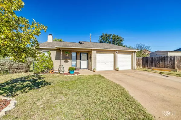 3342 Ridgemar Dr, San Angelo, TX 76903