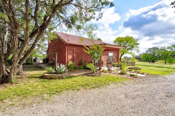 101 Hide Away Drive #8, Strawn, TX 76475