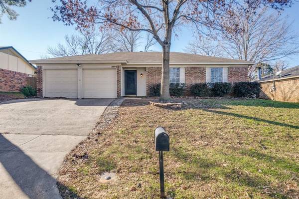 5804 Willow Branch Drive,  Arlington,  TX 76017