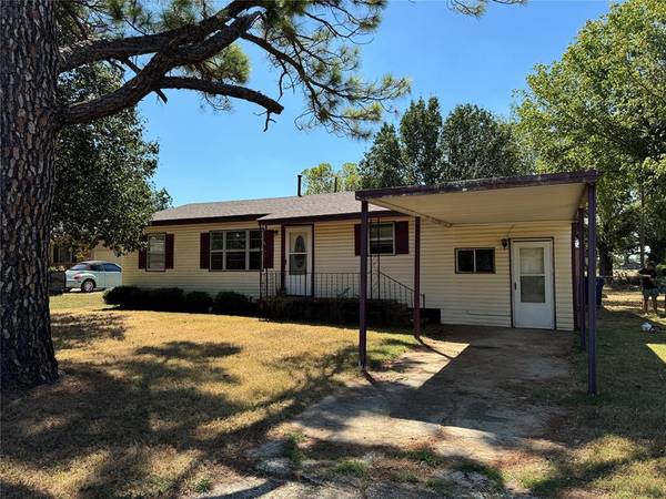 205 E Green Street, Meeker, OK 74855