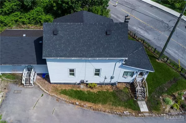 Carp, ON K0A 1L0,105 LANGSTAFF DR