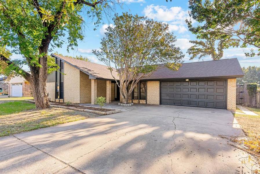 3821 Wrentham Drive, Arlington, TX 76016