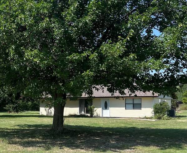 415 S Cemetery Road, Tuttle, OK 73089