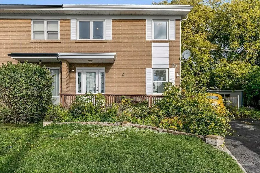 99 Crone CT, Newmarket, ON L3Y 4P1