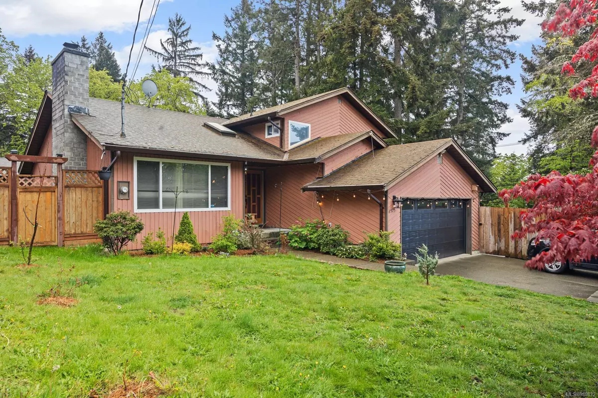 Comox, BC V9M 1K2,2325 Strathcona Cres