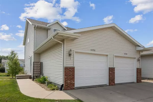 3292 Prairie Bend Cir, Marion, IA 52302