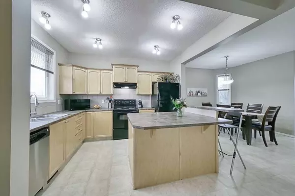 Calgary, AB T3K 6H3,3 Covemeadow Close NE