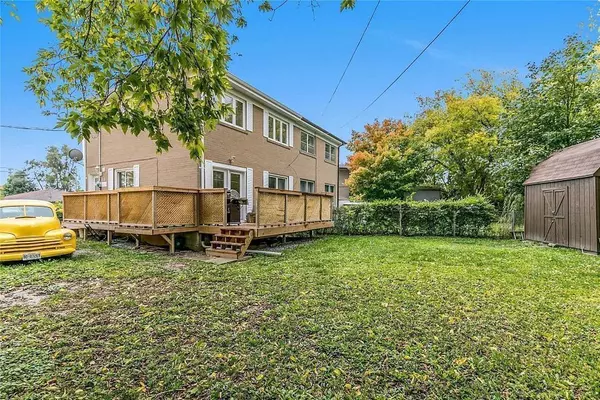 Newmarket, ON L3Y 4P1,99 Crone CT