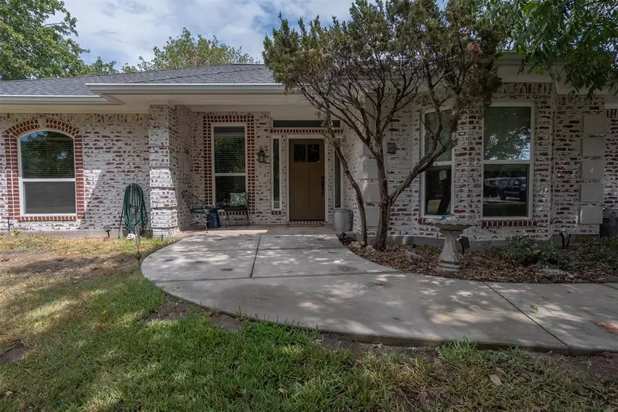 128 Meandering Way, Weatherford, TX 76086