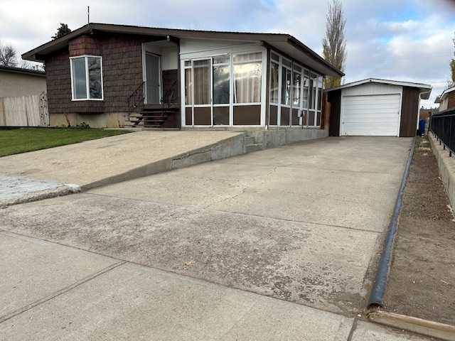 Brooks, AB T1R 0N4,24 9 AVE West