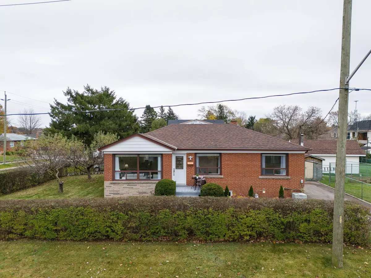 Oakville, ON L6K 1R1,426 Brookside DR