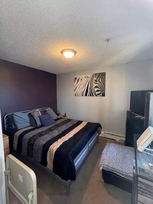 Calgary, AB T2A 7Y7,1717 60 ST SE #344