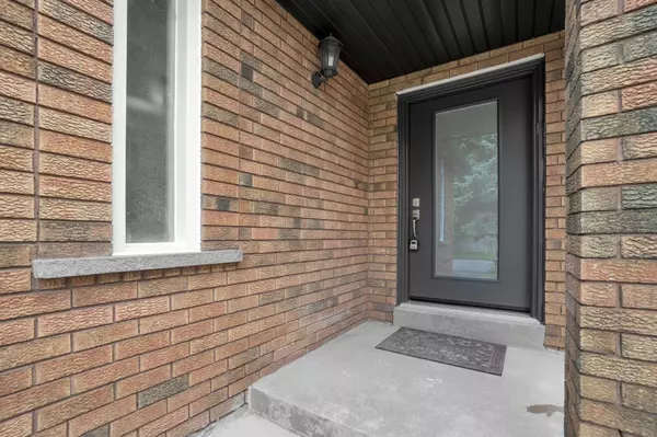 Mississauga, ON L5L 4E2,3471 Chartrand CRES #Upper