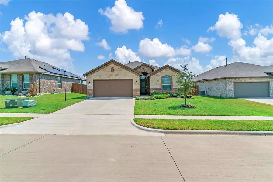 1215 Dublin Drive, Cleburne, TX 76033