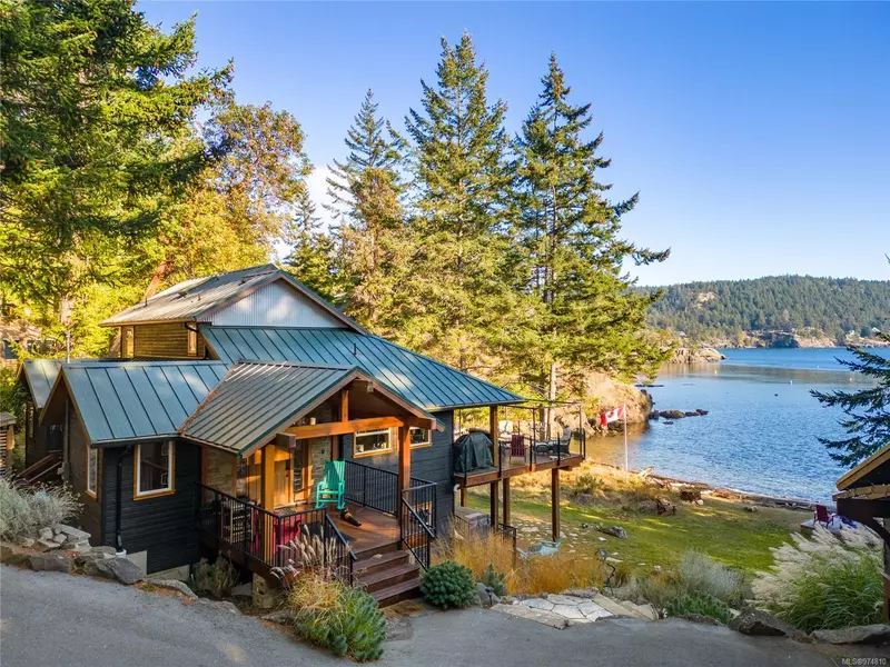 7942 Plumper Way, Pender Island, BC V0N 2M2