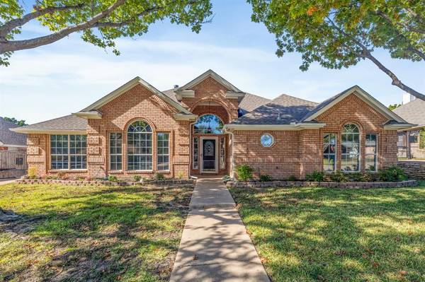 7333 Cottonwood Court, North Richland Hills, TX 76182