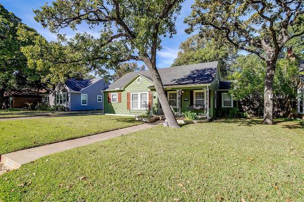 2309 Honeysuckle Avenue, Fort Worth, TX 76111