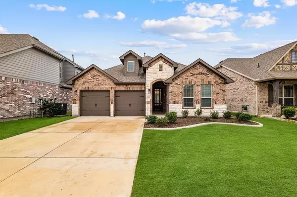 1912 Ridge Creek Lane, Aubrey, TX 76227