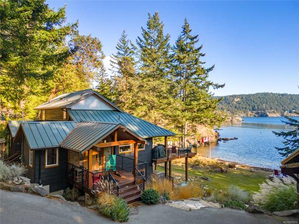 7942 Plumper Way, Pender Island, BC V0N 2M2