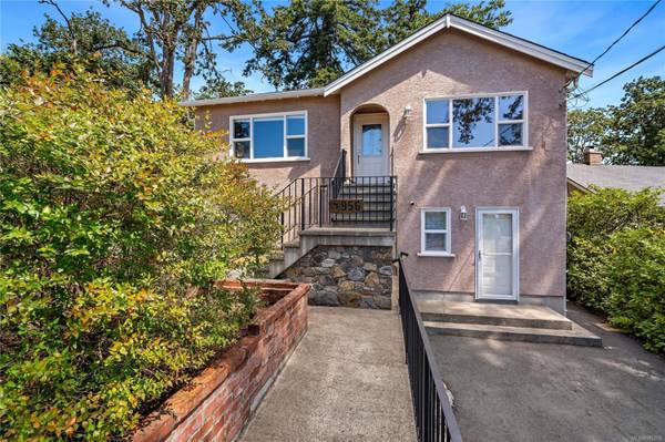 956 Burnside Rd W, Saanich, BC V8Z 1N2