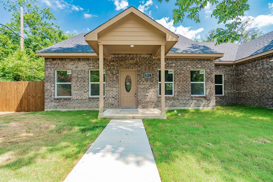 1511 W 13th Avenue, Corsicana, TX 75110