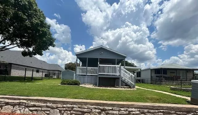 4016 Lands End Court, Granbury, TX 76048