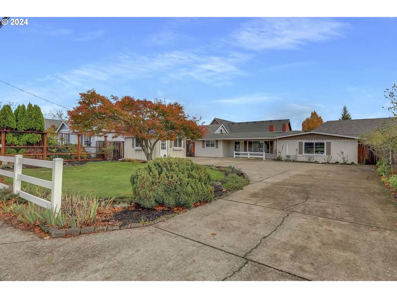 3325 GILHAM RD, Eugene, OR 97408