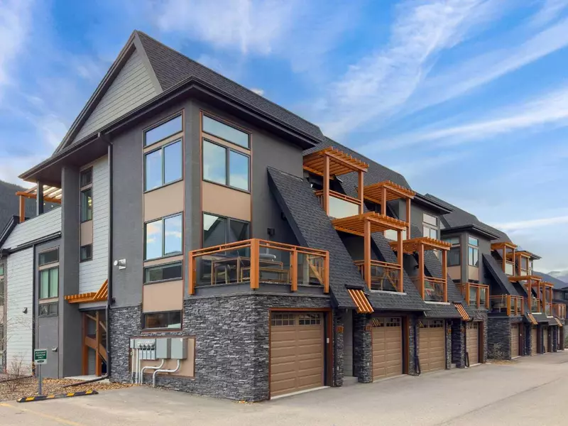 102 Stewart Creek Rise #701, Canmore, AB T1W 0E3