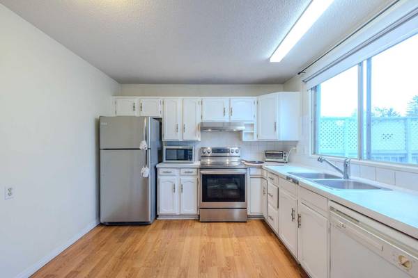 Calgary, AB T2A 5X8,544 Radley WAY Southeast