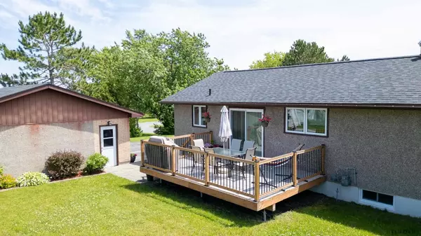 Temiskaming Shores, ON P0J 1K0,347 Little ST