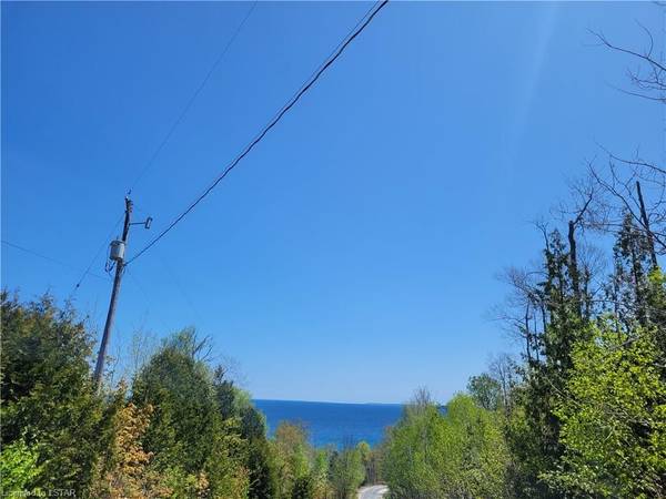 Northern Bruce Peninsula, ON N0H 1W0,16 HARKINS ROAD RD