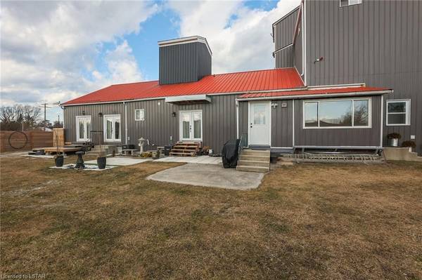 Lambton, ON K6H 5R6,3911 WAREHOUSE ST