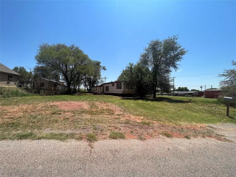 708 E Blaine, Cheyenne, OK 73628