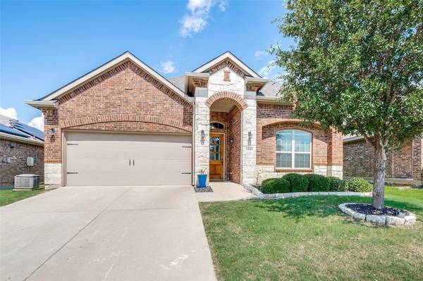 1305 Cheyenne Drive,  Aubrey,  TX 76227