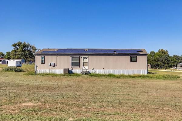 315 Hometown Way, Springtown, TX 76082